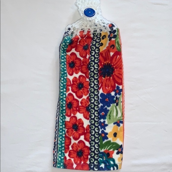 Hand Crafted Pioneer Woman Crocheted Top Hanging Kitchen or Bathroom Hand Towels - Picture 5 of 5